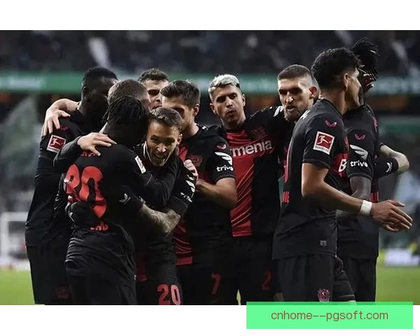 欧联杯激战西汉姆联客场顽强战平对手两回合优势挺进下一轮成功晋级